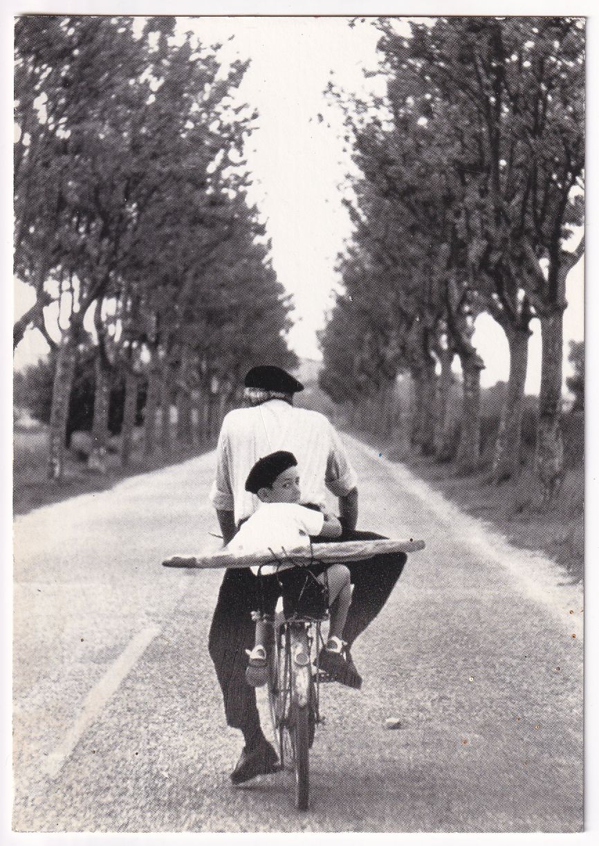 Carte Postale vélo français avec le béret