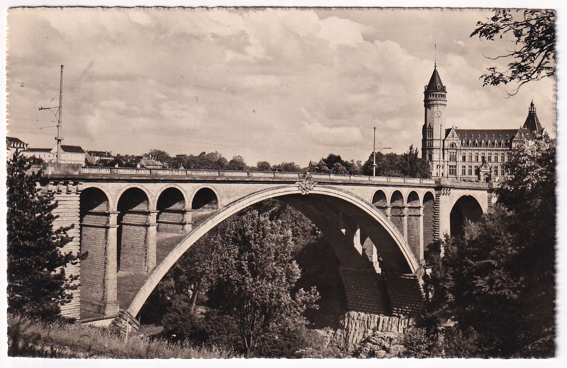 Carte postale Luxembourg le pont Adolphe et caisse d'épargne