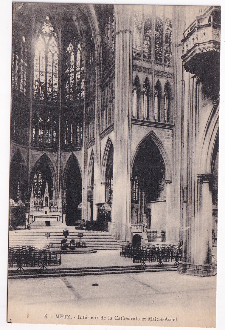Carte postale Metz intérieur de la Cathédrale et Maitre-Autel