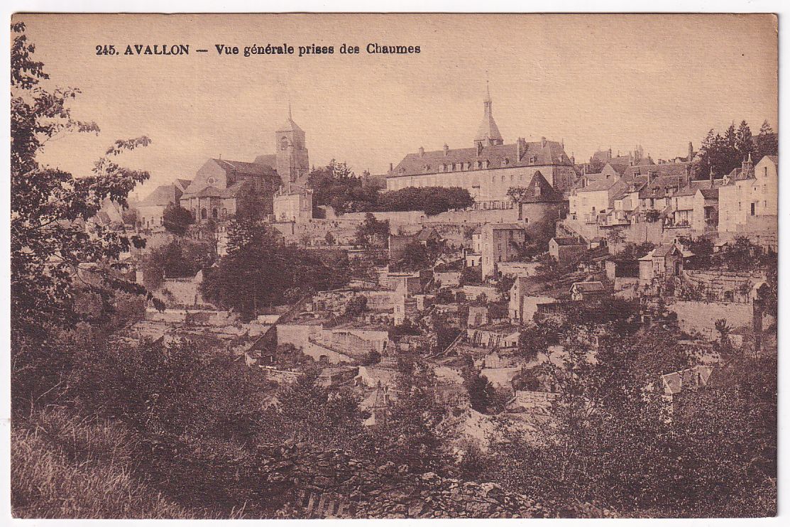Carte postale Avallon vue générale prises des chaumes