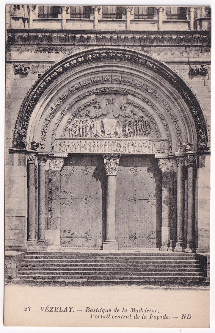 Carte postale Vézelay Basilique de la Madelaine, portail central de la façade