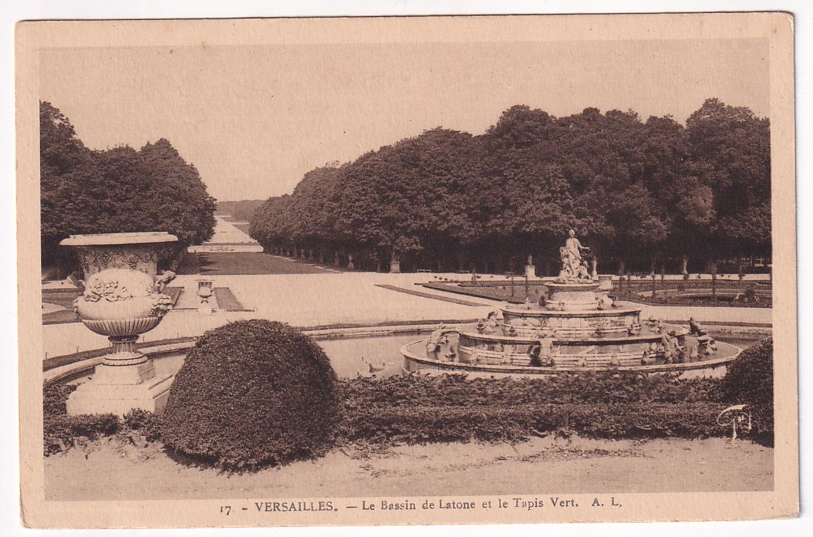 Carte postale Versailles le bassin de Latone et le tapis vert