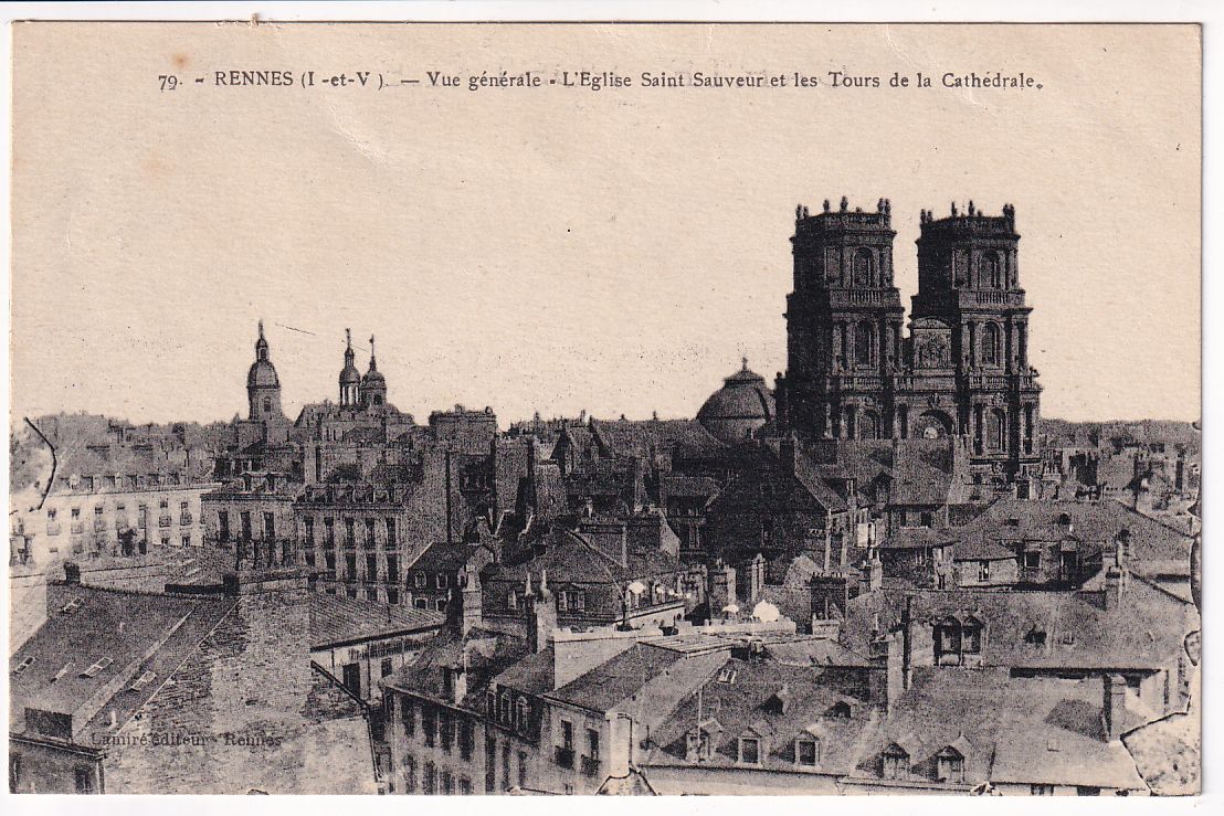 Carte postale Rennes vue générale l'église saint Sauveur et les tours de la cathédrale