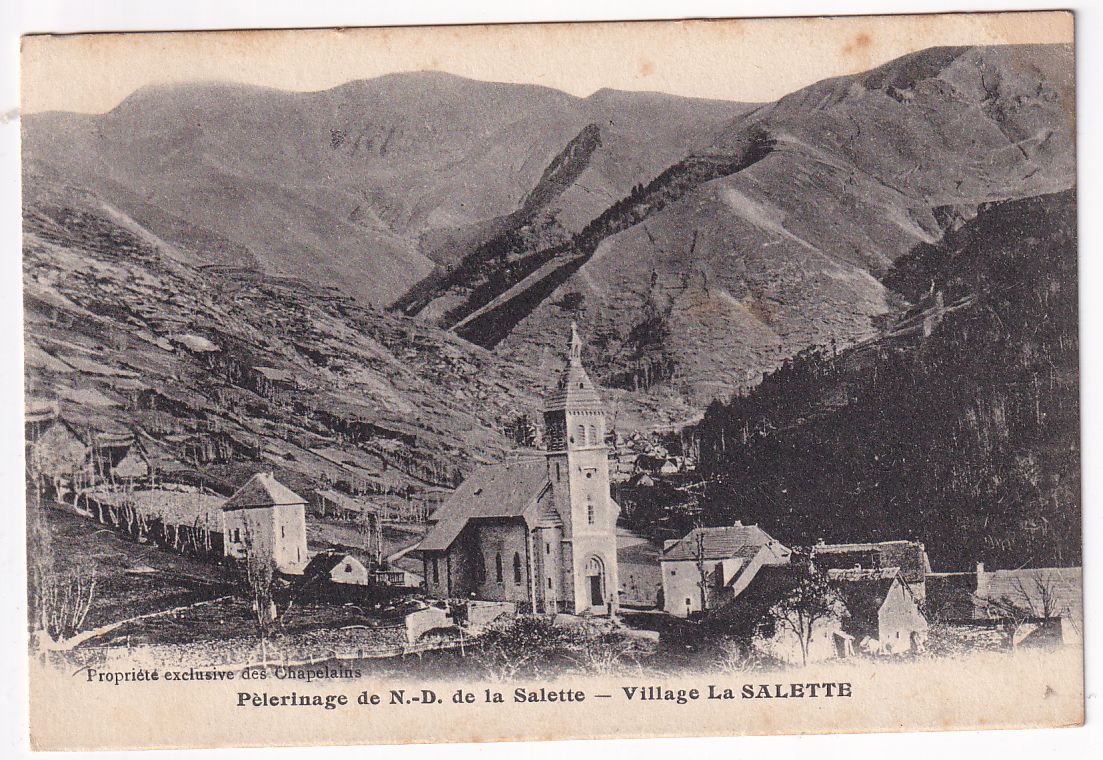 Carte postale pèlerinage de N-D de la Salette village la Salette