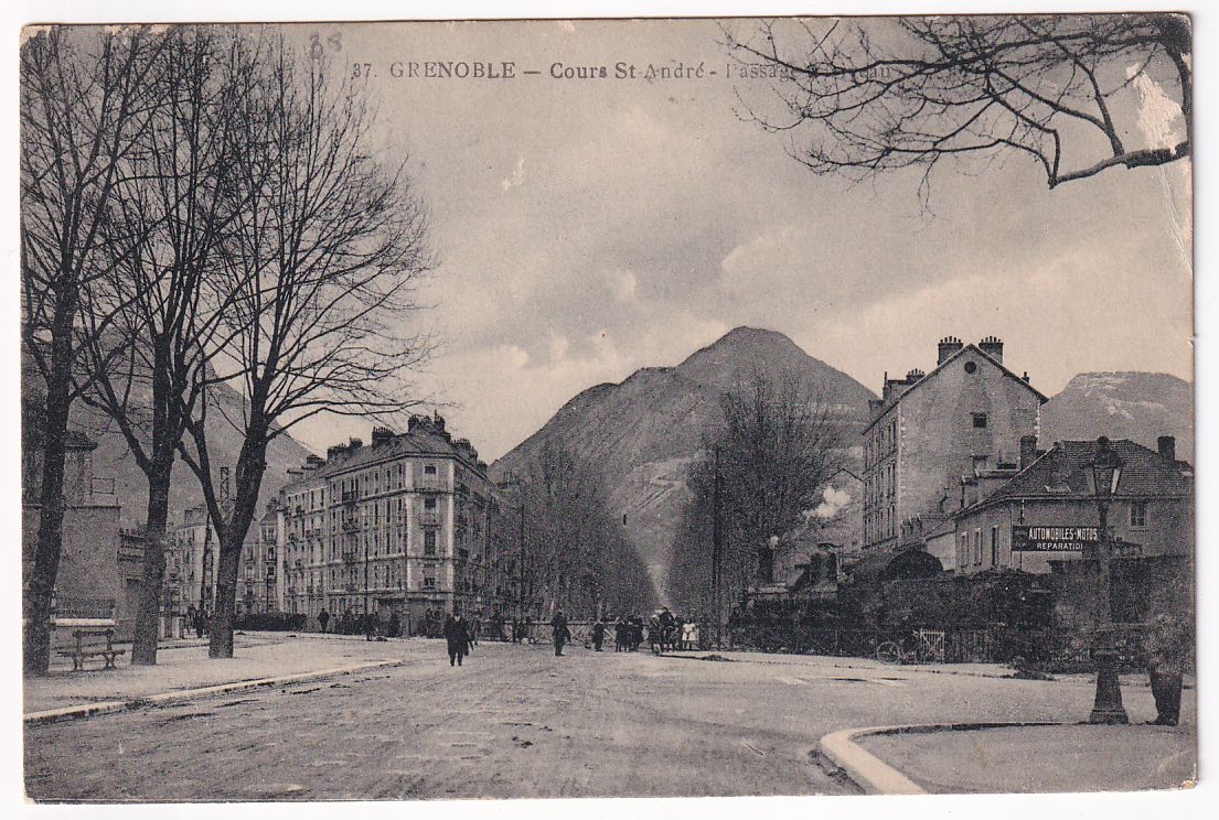 Carte postale Grenoble cours St André passage a niveau