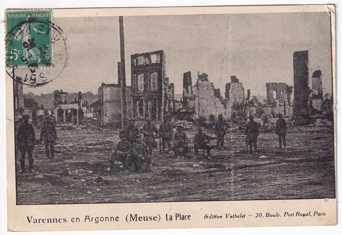 Carte postale Varennes en Argonne La place guerre militaire