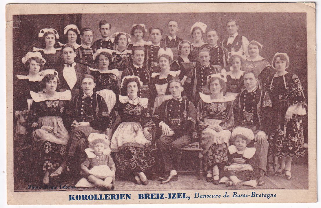 Carte postale Korollerien Breiz-Izel danseurs de Basse Bretagne