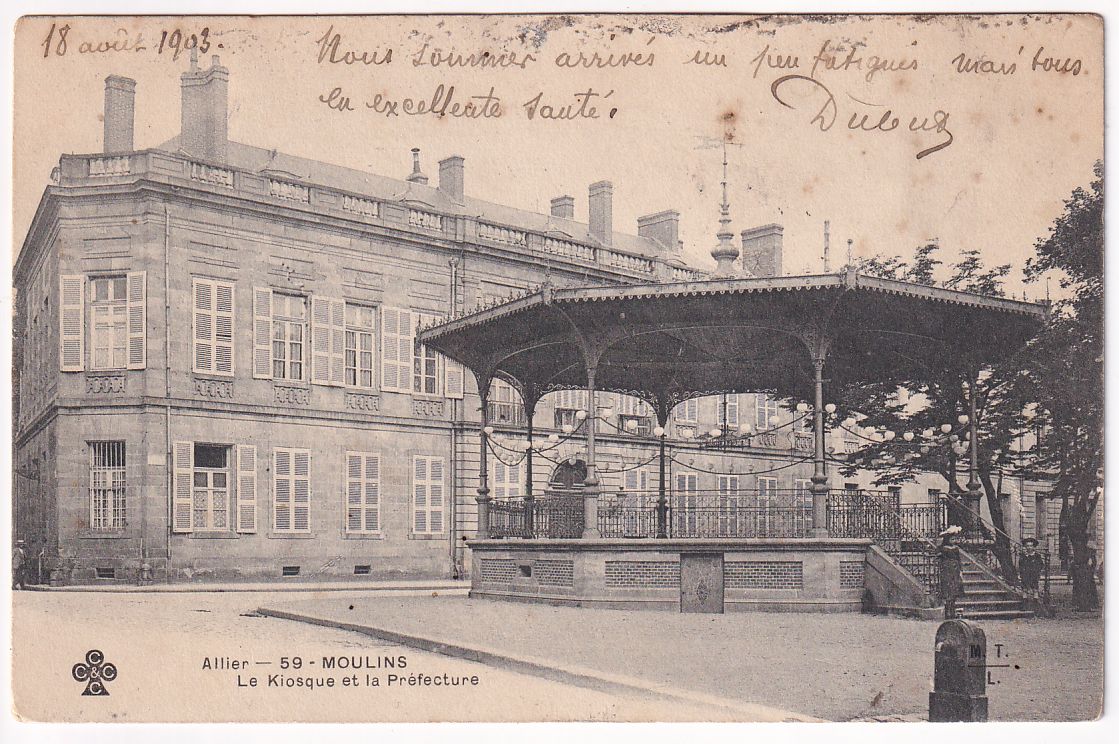 Carte postale Moulins le kiosque et la préfecture