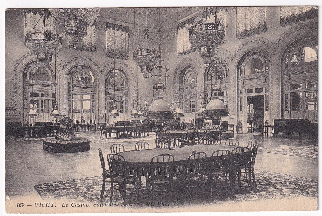 Carte postale Vichy le casino salon des jeux