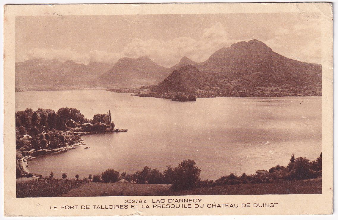 Carte postale le lac d'Annecy le port de Talloires et la presqu'ile du château de Duingt