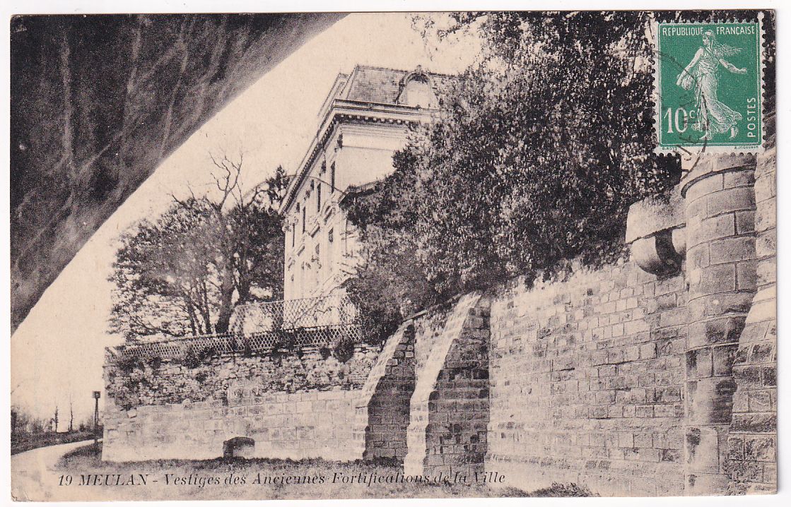 Carte postale Meulan vestiges des anciennes fortifications de la ville