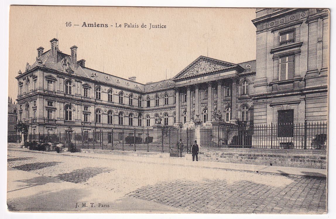 Carte postale Amiens le palais de justice