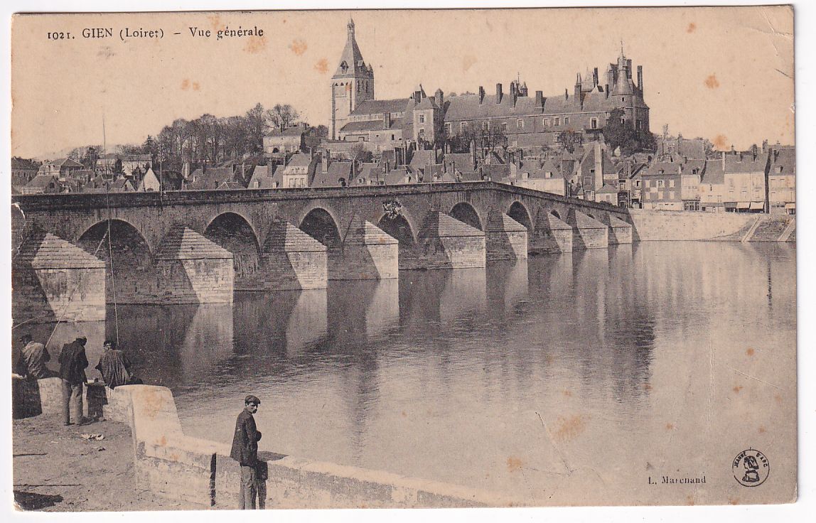 Carte postale Gien vue générale