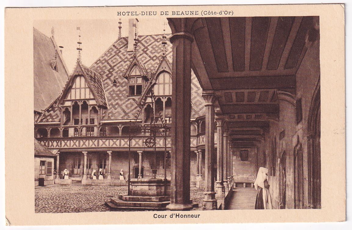 Carte postale Hôtel Dieu de Beaune cour d'honneur