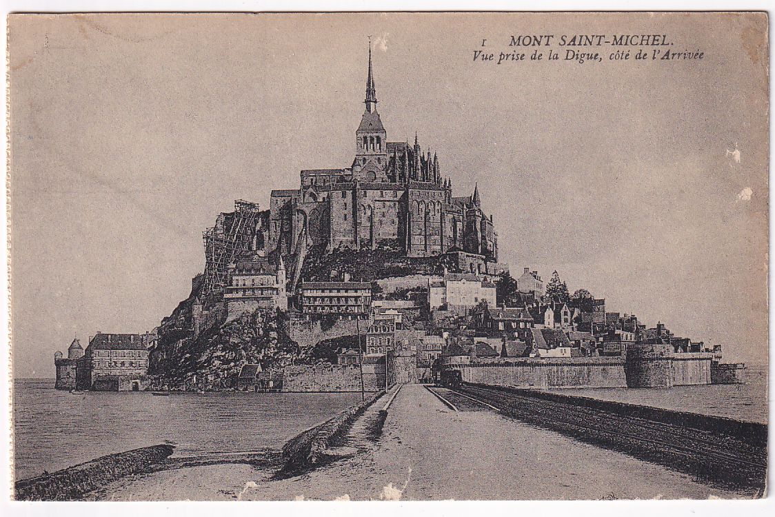 Carte postale Mont Saint-Michel vue prise de la digue côté de l'arrivée