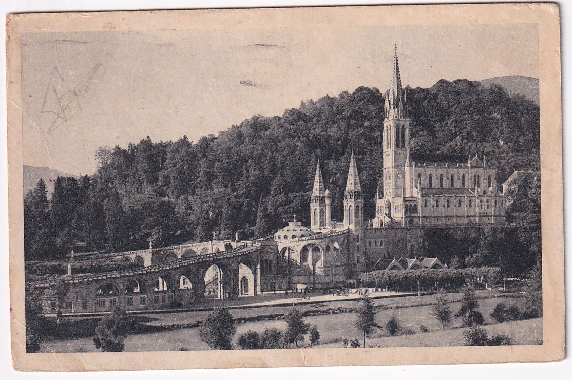 Carte postale Lourdes la basilique et le calvaire