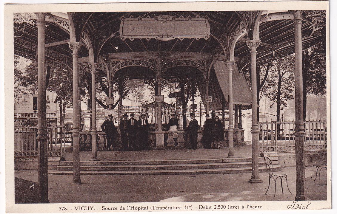 Carte postale Vichy source de l'hôpital