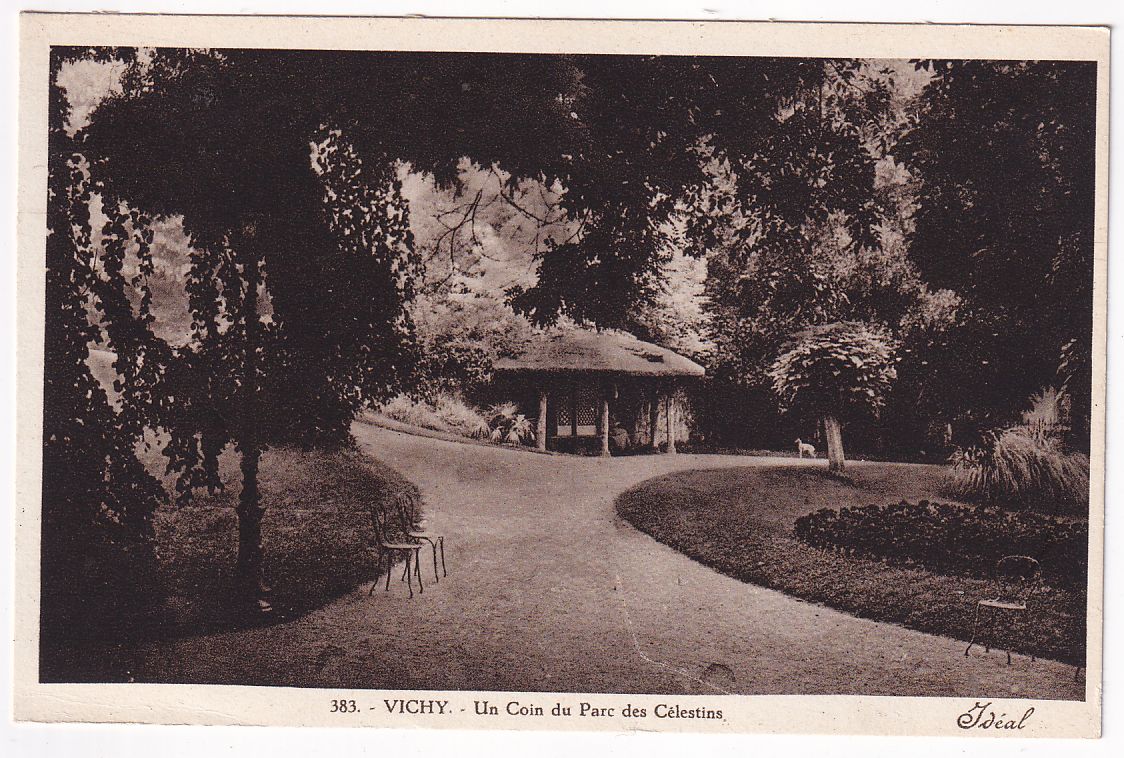 Carte postale Vichy un coin du parc des Célestins