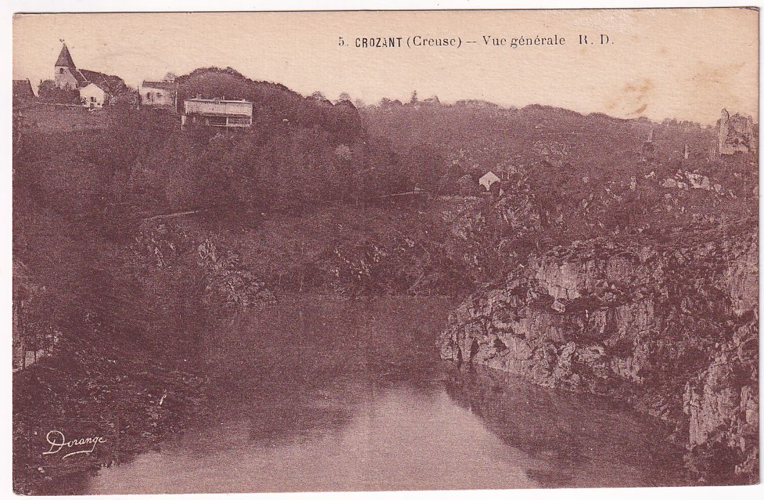 Carte postale Crozant vue générale