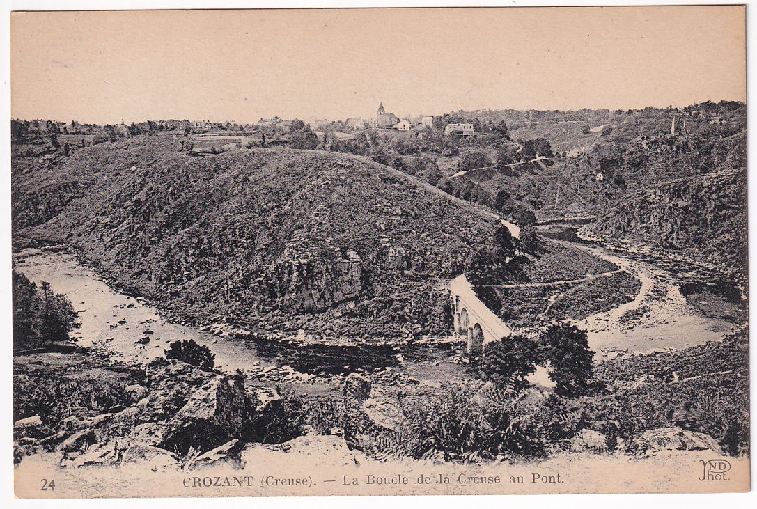 Carte postale Crozant la boucle de la Creuse au pont