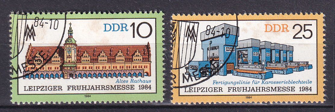 Timbre Allemagne Orientale n° 2520 et 2521 série 35° anniversaire de la république démocratique Allemande