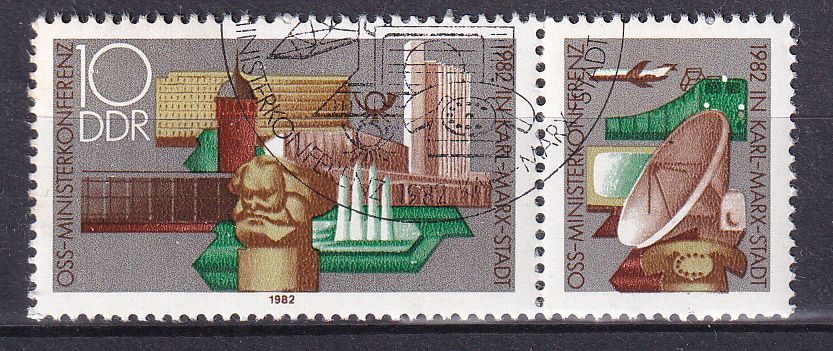 Timbre Allemagne Orientale n° 2383 obl avec vignette 13° conférence des télécommunications a Karl Marx Stadt