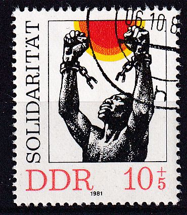 Timbre Allemagne Orientale n° 2302 obl solidarité avec le peuple Namibie