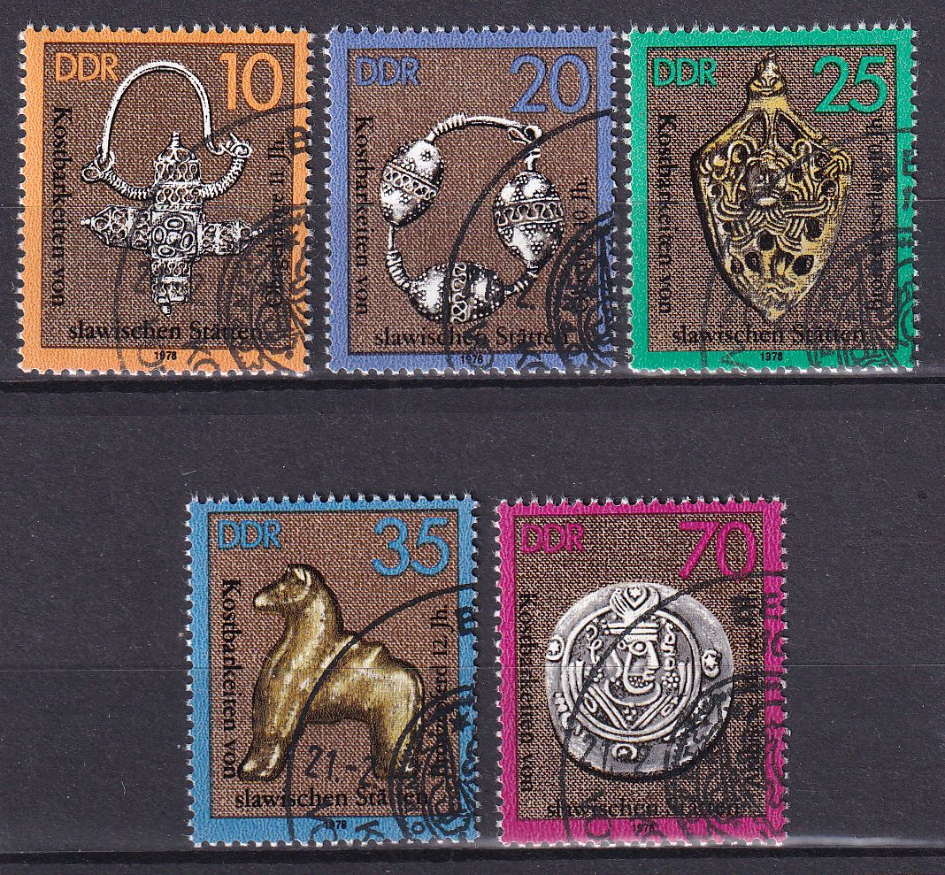 Timbre Allemagne Orientale n° 1973 au 1977 obl série objet précieux des pays slaves