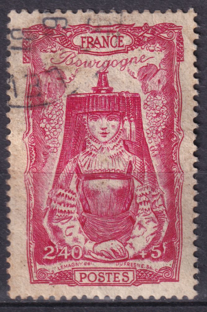 Timbre France n° 596 obl coiffes régionales la Bourgogne