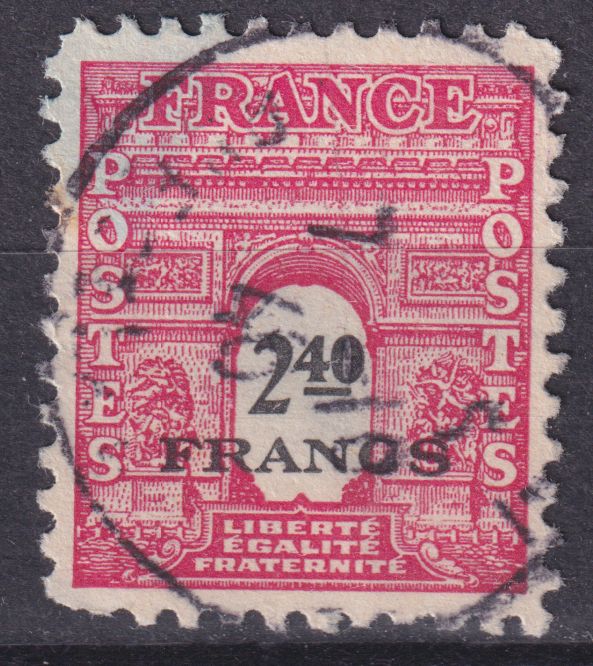 Timbre France n° 710 obl type Arc de Triomphe de 1944