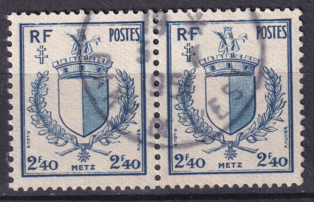 Timbre France n° 734 paire obl armoirie libération de Metz