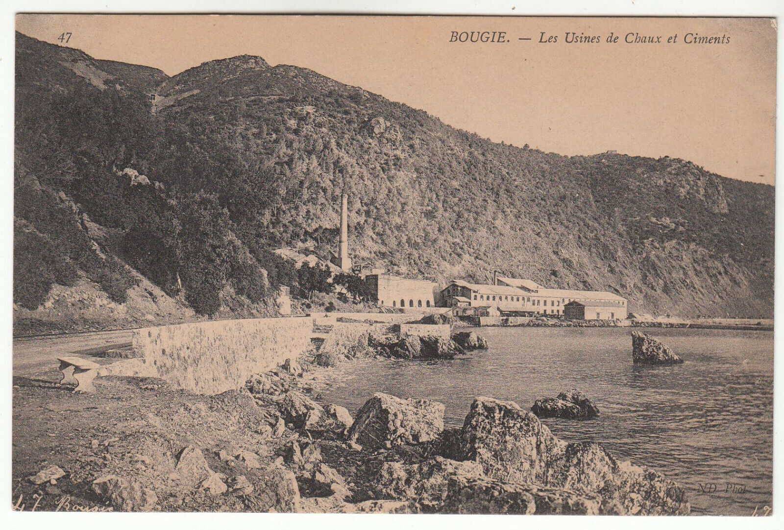 CARTE POSTALE BOUGIE LES USINES DE CHAUX ET CIMENTS 123961096930