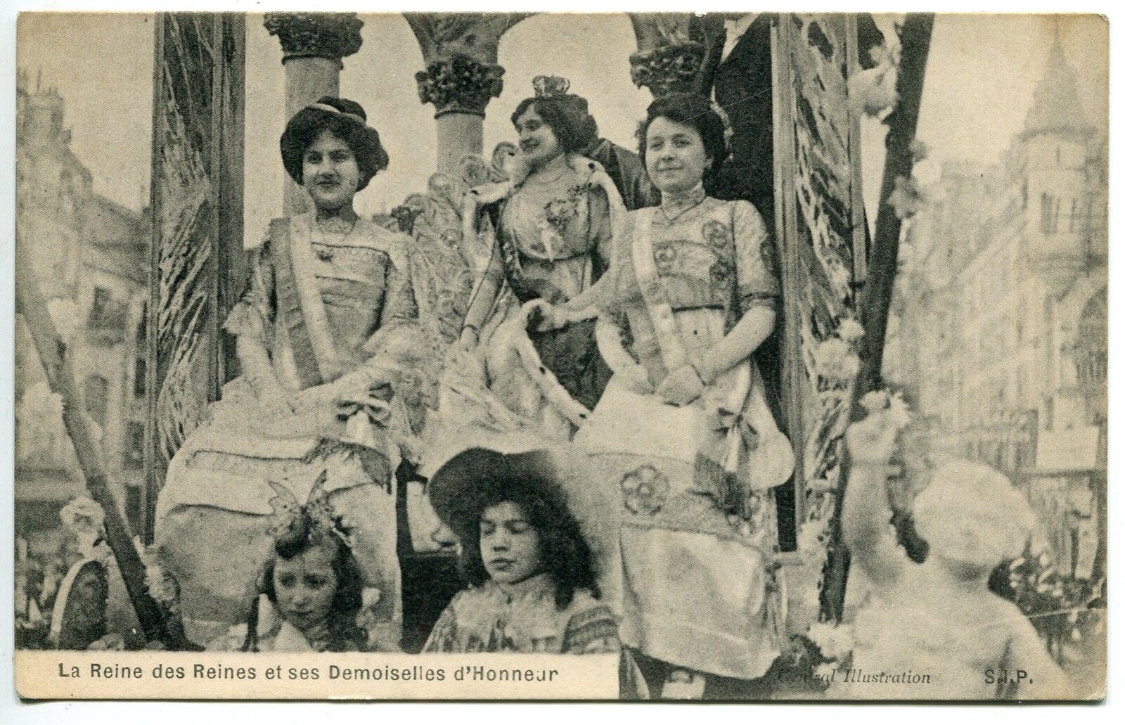 CARTE POSTALE LA REINE DES REINES ET SES DEMOISELLES D HONNEUR 121503998380