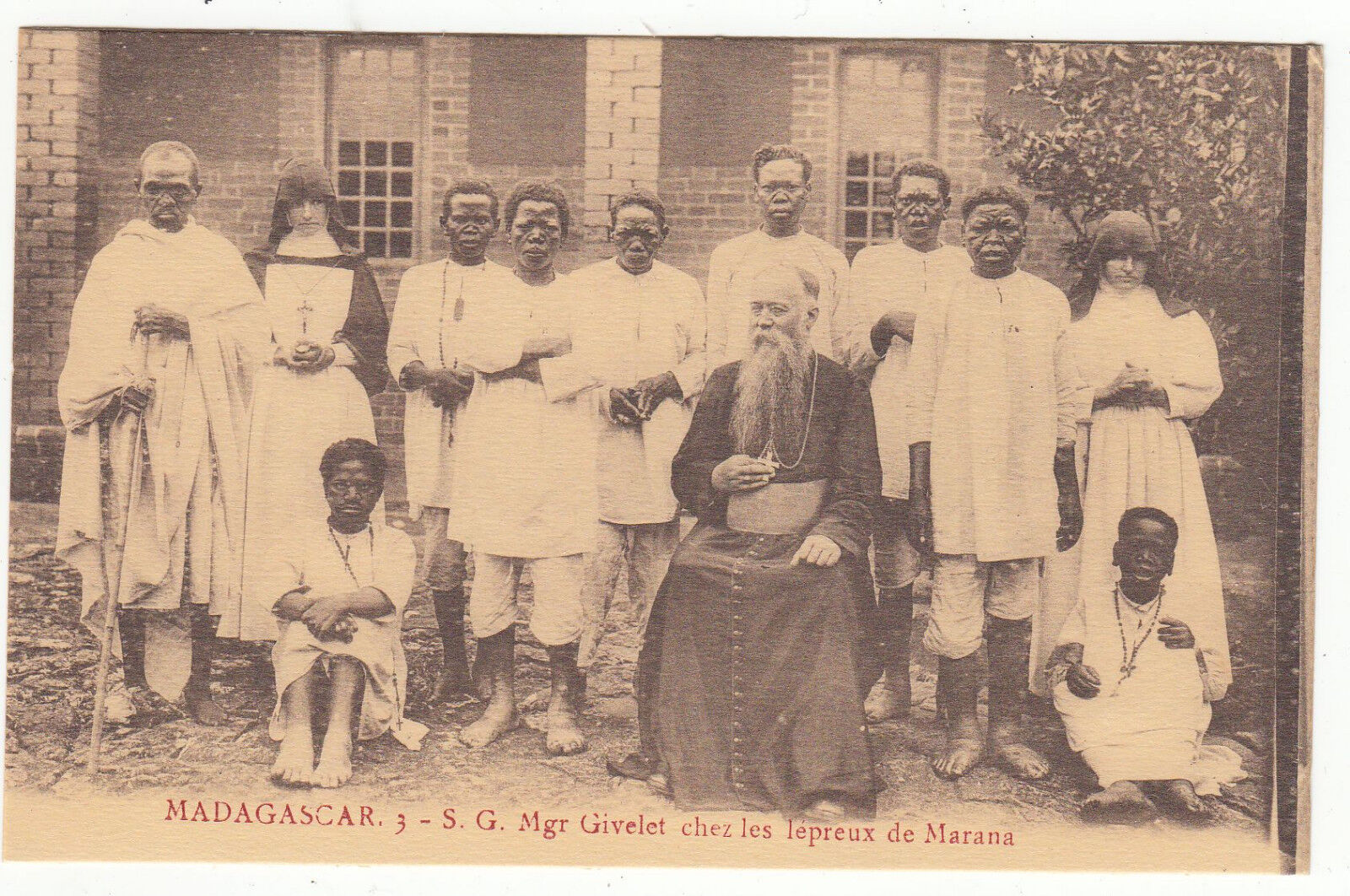 CARTE POSTALE MADAGASCAR S G MGR GIVELET CHEZ LES LEPREUX DE MARANA 401356823330