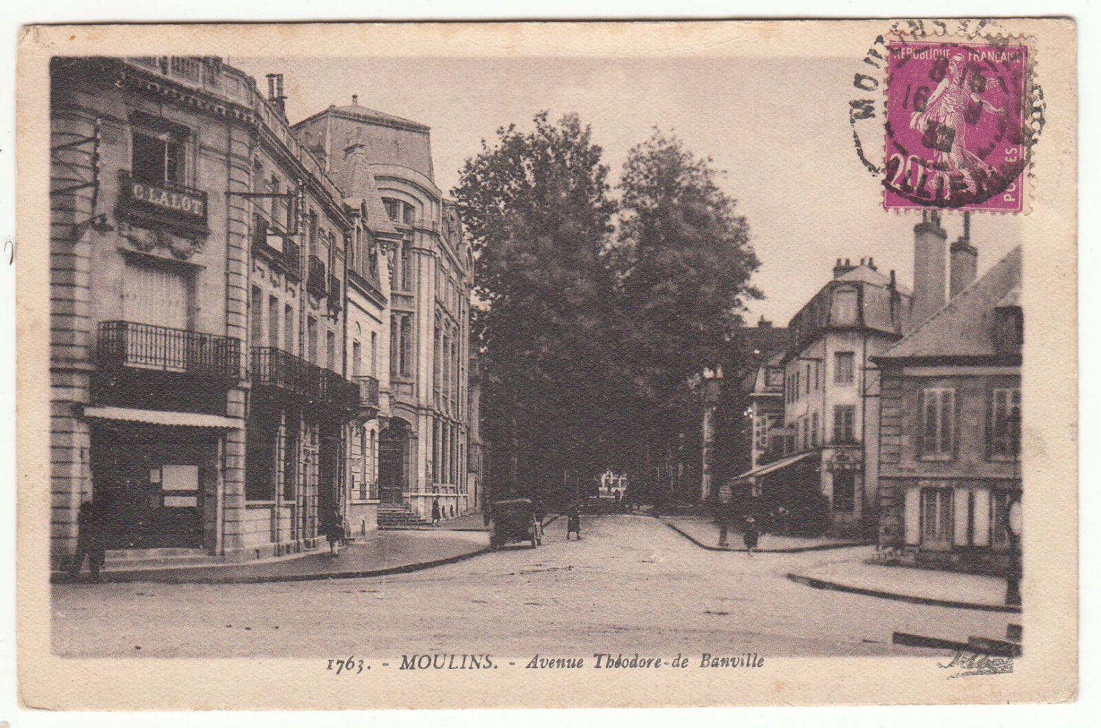 CARTE POSTALE MOULINS AVENUE THEODORE DE BANVILLE 122630021790