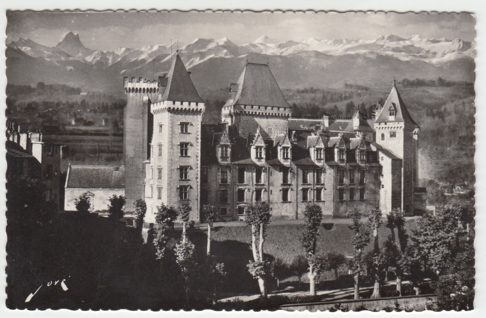 CARTE POSTALE PAU LE CHATEAU ET LA CHAINE DES PYRENEES 402784751150