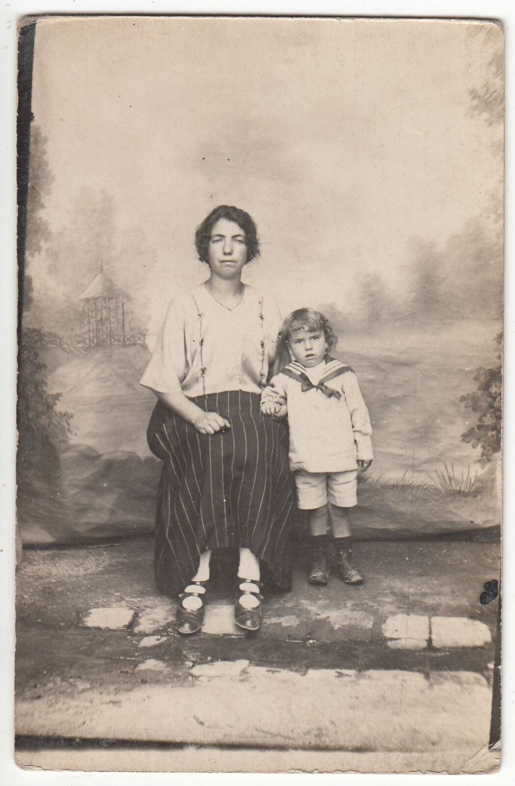 CARTE POSTALE PHOTO FEMME ENFANTS YVONNE 21 ANS ET GABRIEL 3 ANS VOUZON 1923 401214702930