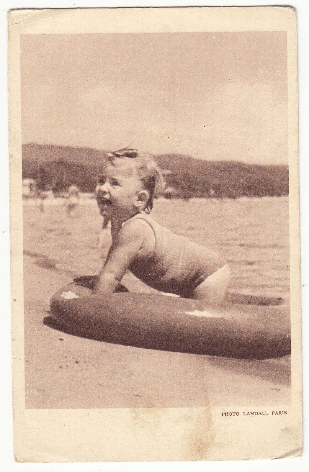 CARTE POSTALE PHOTO LANDAU PARIS ENFANT A LA PLAGE 121707798280