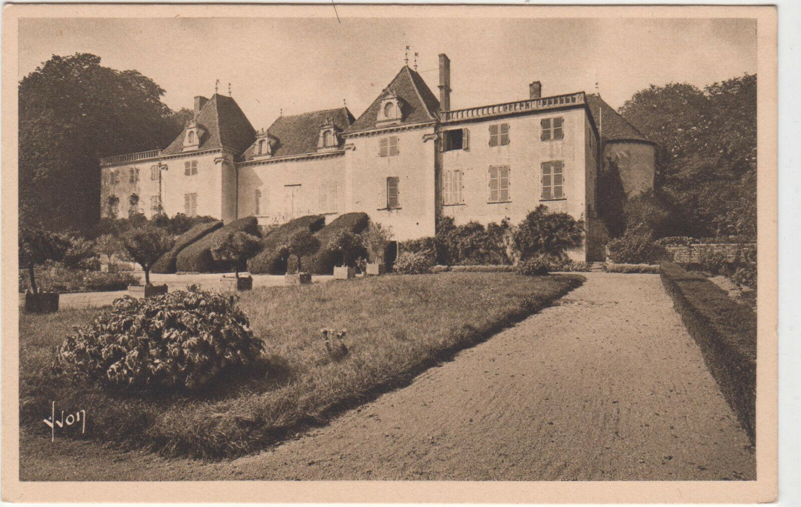 CARTE POSTALE PRISSE FACADE DU CHATEAU DE MONTCEAU 123920237430