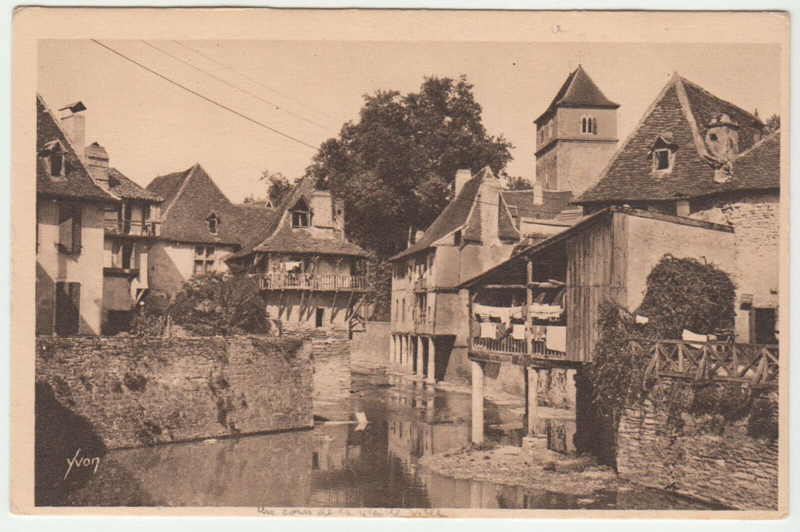 CARTE POSTALE SALIES DE BEARN UN COIN PITTORESQUE DE LA VIEILLE VILLE 124090403190