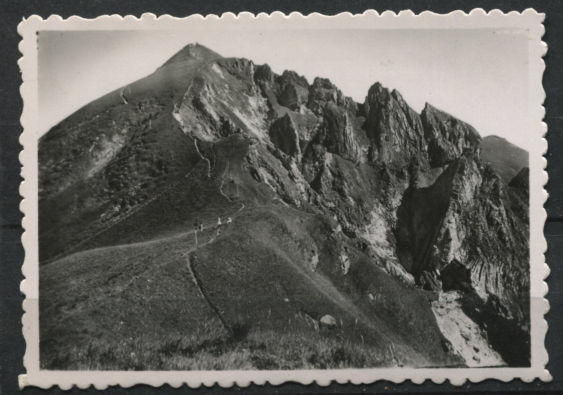 PHOTO ENVIRONS DE BESSE ET LAC PAVIN SOOMMET SANCY 1887M AIGUILLES DU DIABLE 123176653010