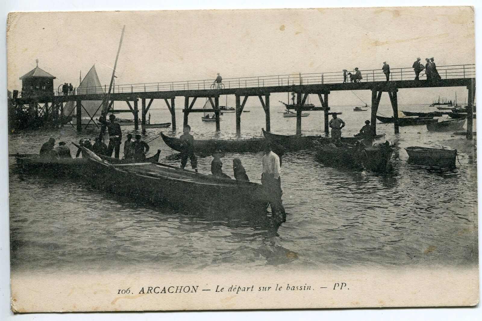 CARTE POSTALE ARCACHON LE DEPART SUR LE BASSIN 400785029891