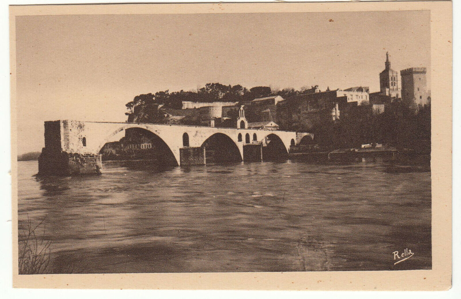 CARTE POSTALE AVIGNON LE PONT SAINT BENEZET ZT LE ROCHER DES DOMS 402001743761