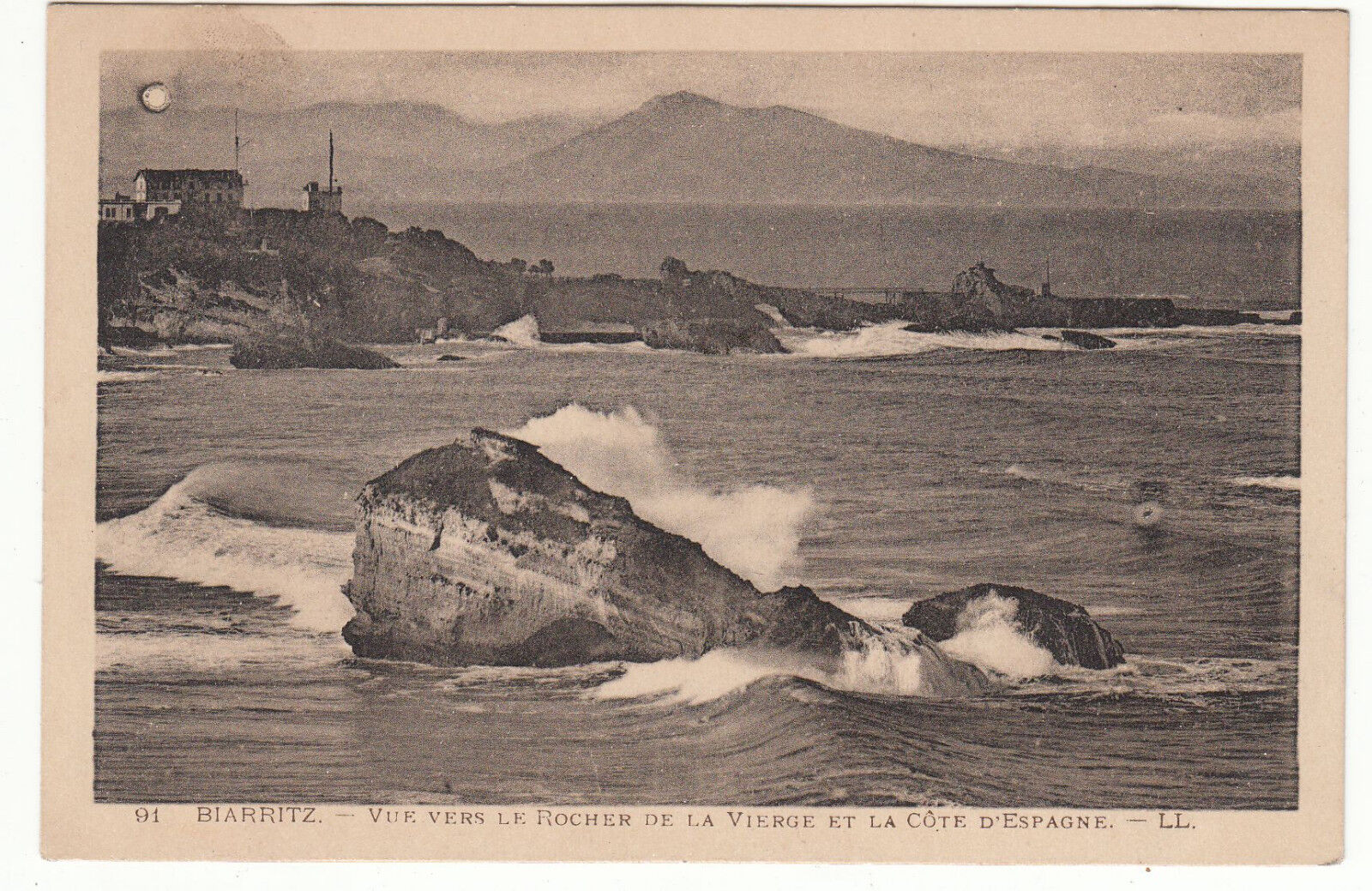 CARTE POSTALE BIARRITZ VUE VERS LE ROCHERS DE LA VIERGE ET LA COTE DESPAGNE 401282053191