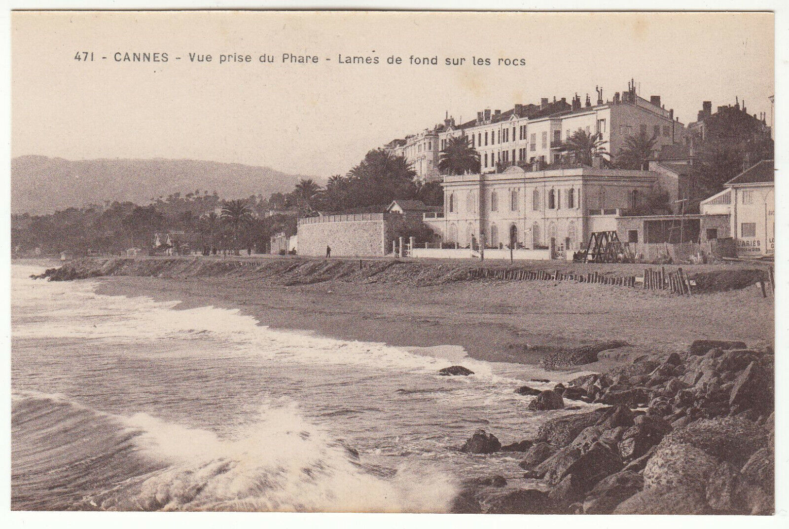 CARTE POSTALE CANNES VUE PRISE DU PHARE LAMES DE FOND SUR LES ROCS 123970754811