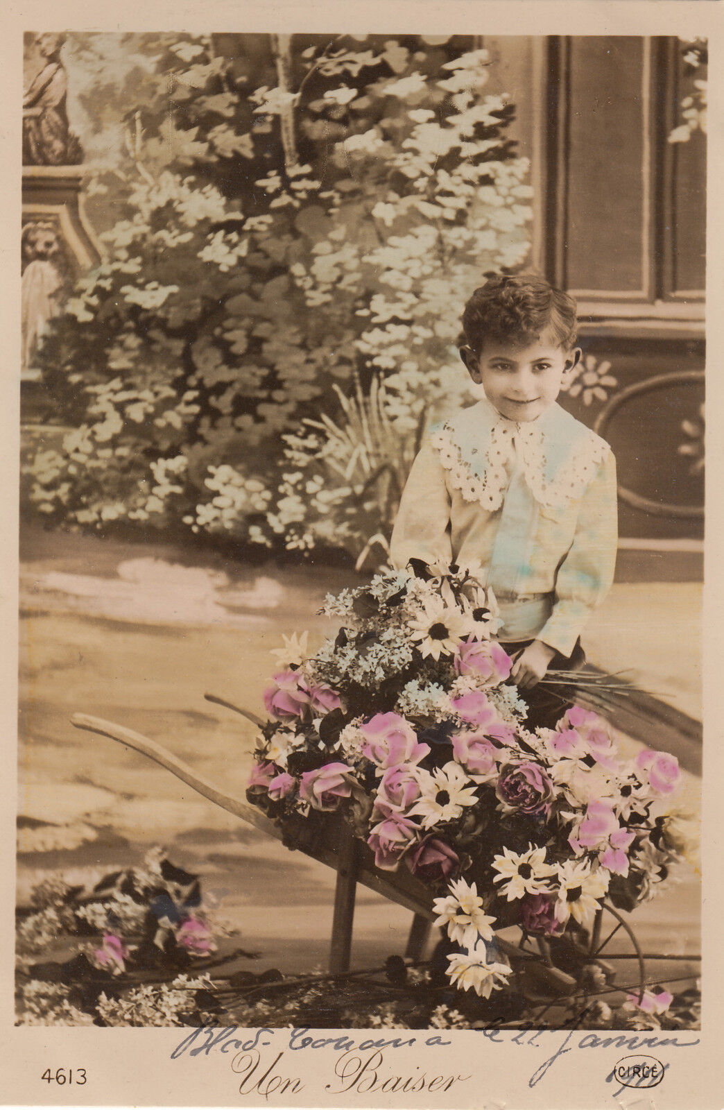 CARTE POSTALE FANTAISIE ENFANT REMPLI DE FLEURS 400331857171