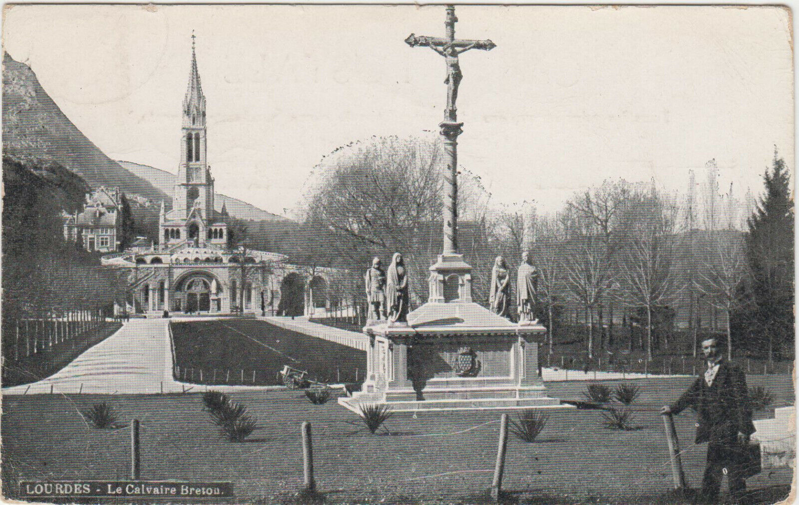 CARTE POSTALE LOURDES LE CALVAIRE BRETON 401901892471