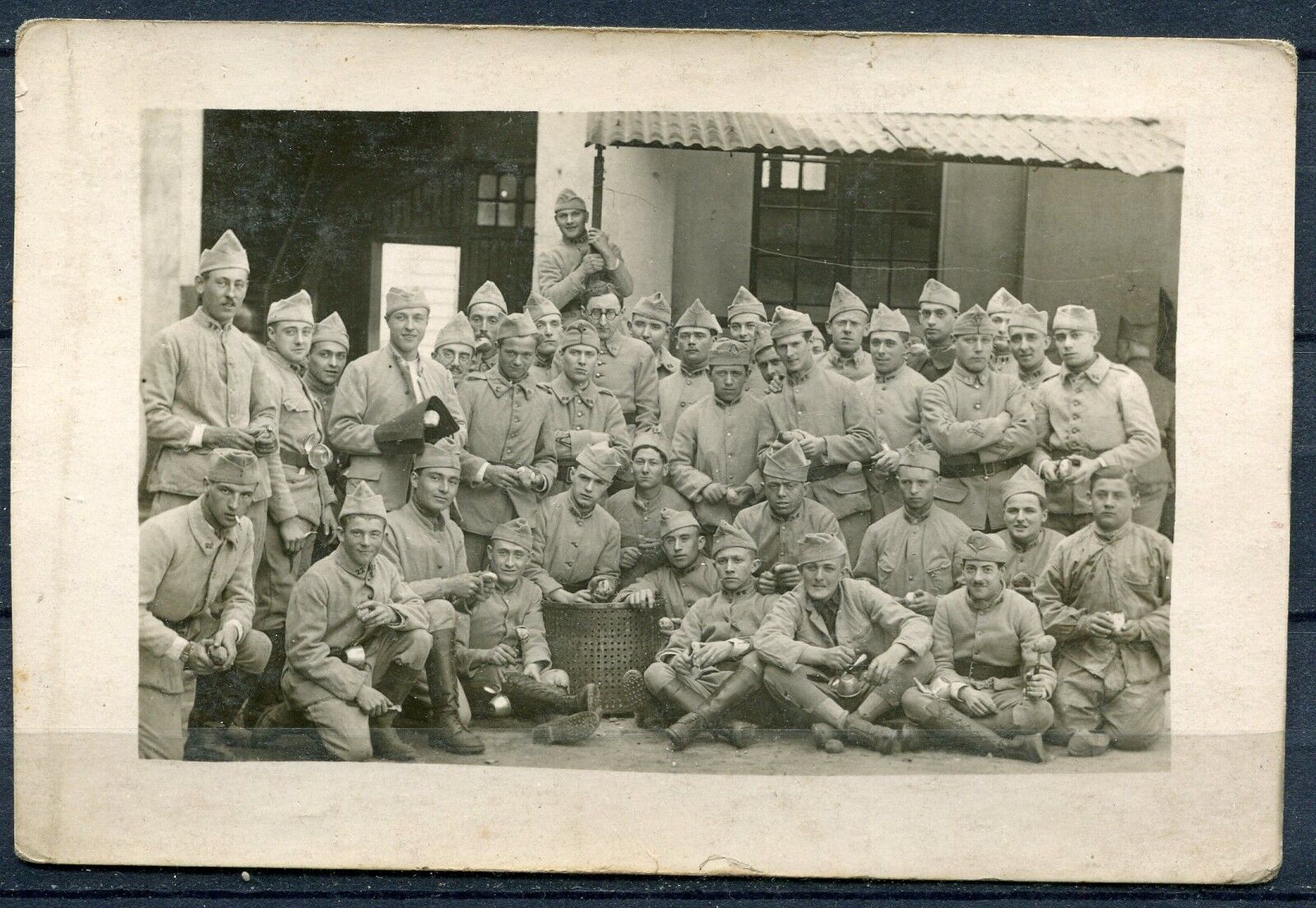 CARTE POSTALE MILITAIRE REGIMENT PHOTO GROUPE 121007426181