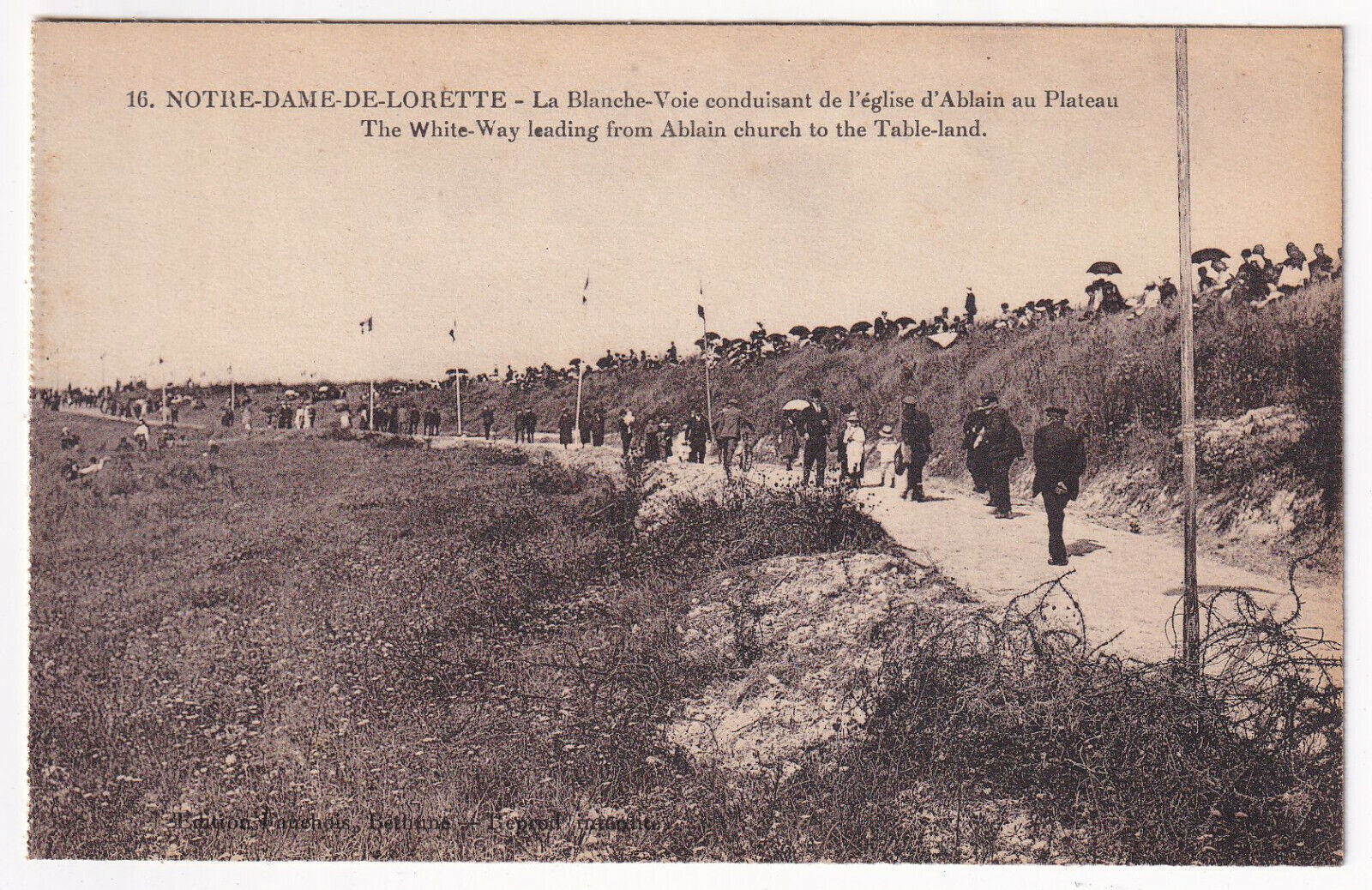 CARTE POSTALE NOTRE DAME DE LORETTE LA BLANCHE VOIE CONDUISANT EGLISE AU PLATEAU 125243642901