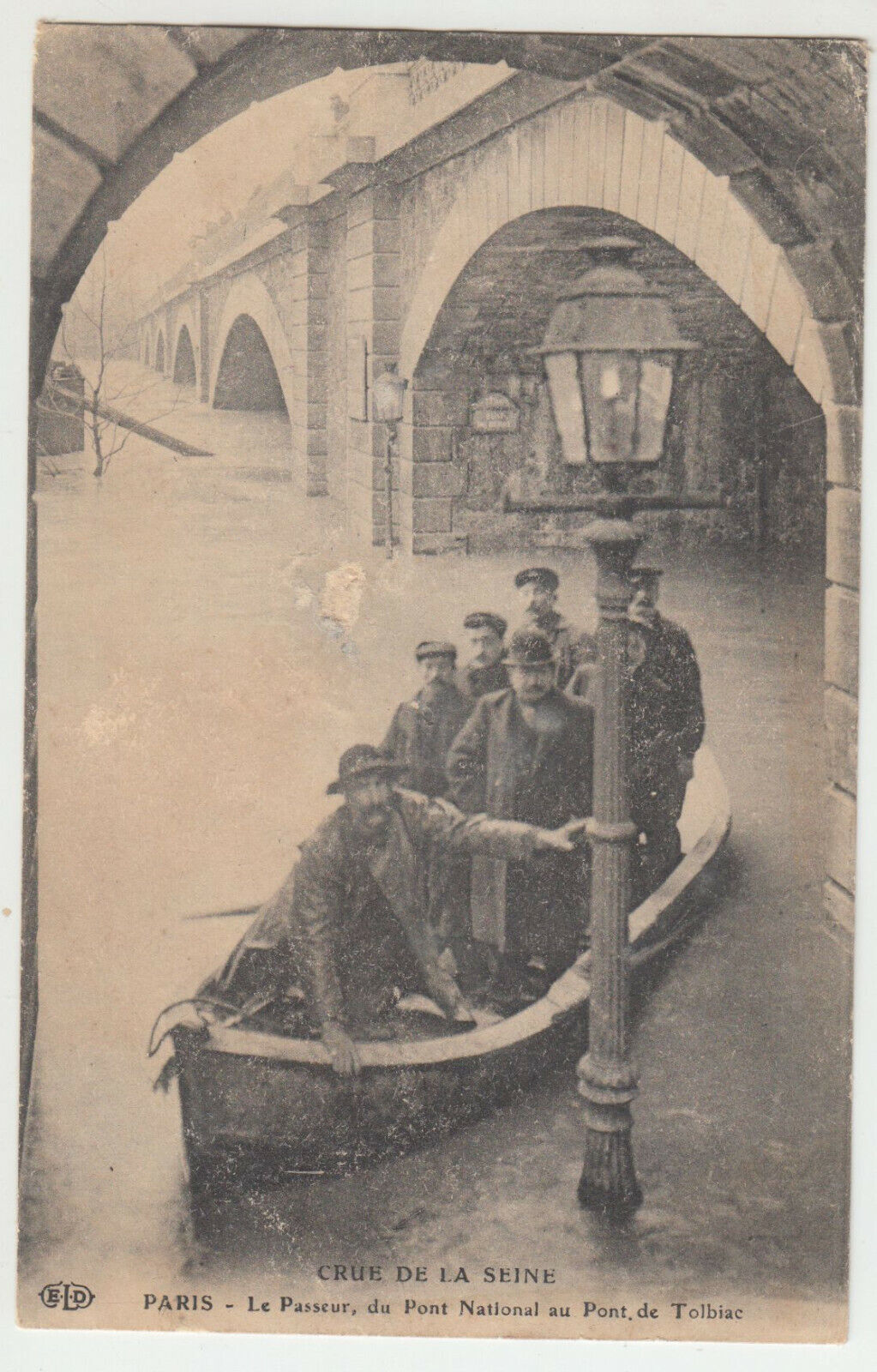 CARTE POSTALE PARIS INNONDATIONS 1910 LE PASSEUR PONT NATIONAL AU PONT TOLBIAC 402868903621